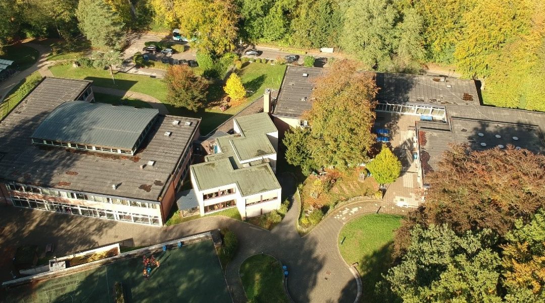 Collège Saint-Hubert: Roof insulation work